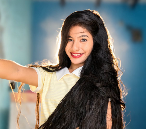 Khushi post photos
