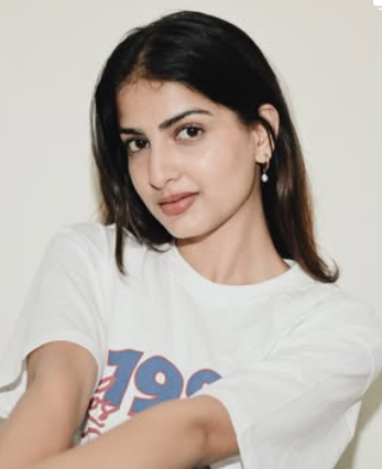 Riya Sharma post photos